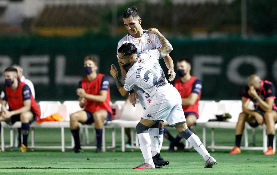 Crónica La Cultural Y Deportiva Leonesa Se Impone Al Yeclano 4 1 Y Sigue Su Camino Hacia La Segunda División Rfef Es