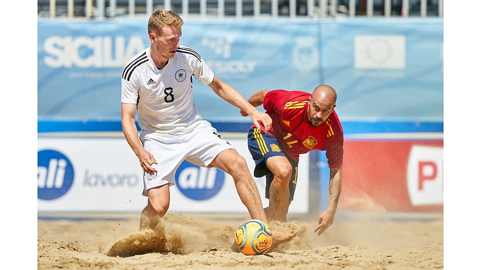 España vence a Alemania en Fútbol Playa