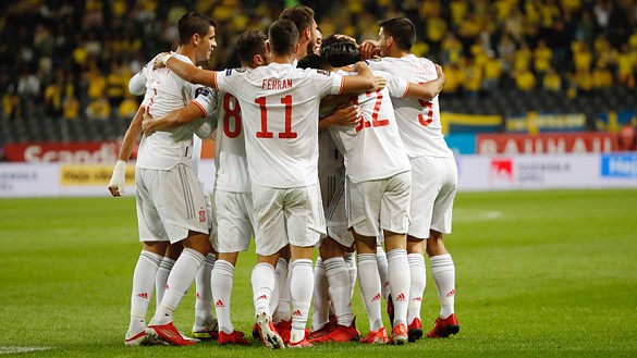 Los jugadores de la Selección española durante el partido frente a Suecia en Solna