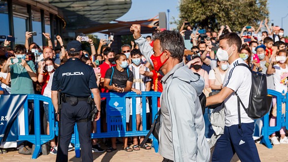 El seleccionador nacional a su llegada al hotel de concentración del equipo en Sevilla